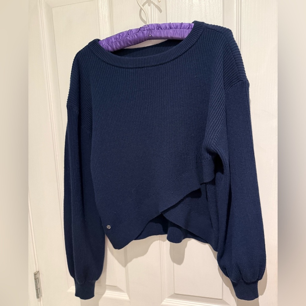lululemon athletica reversible crossover Crew Neck Sweater navy medium
